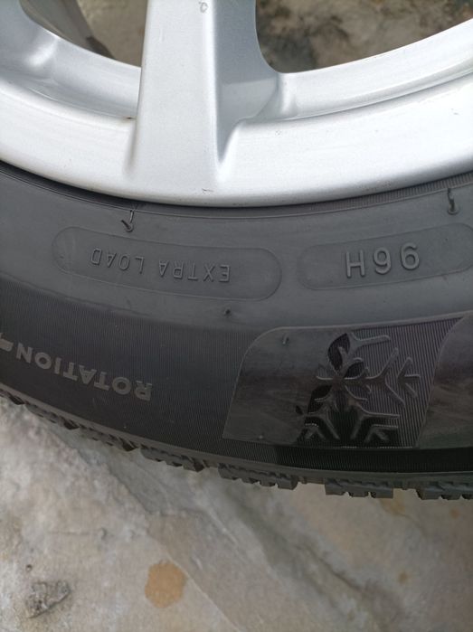 Оригинални джанти със зимни гуми за БМВ-16"