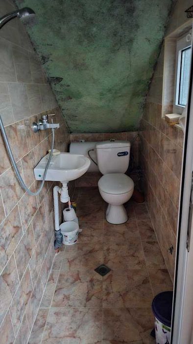 Двуетажна къща с гараж двор и пристройки Стамболийски