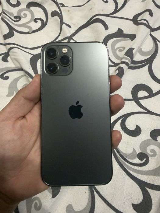 Iphone 12 pro  сатылады