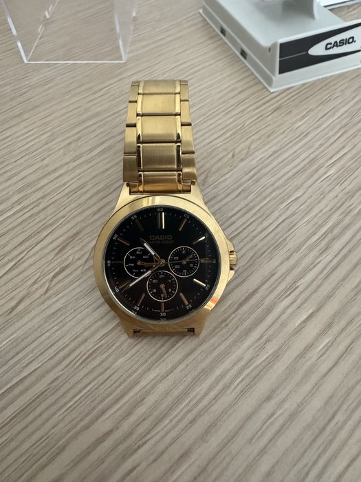 Продам мужские часы Casio