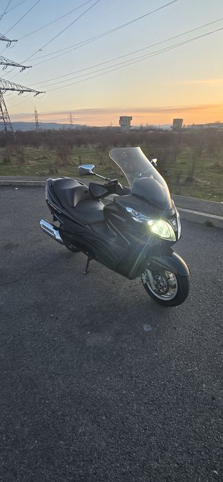 Vând Suzuki Burgman 400
