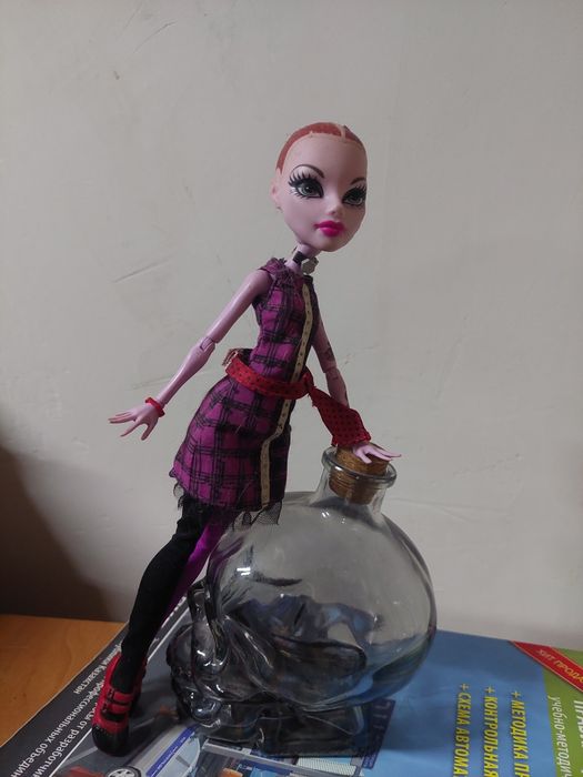 Кукла монстер хай
