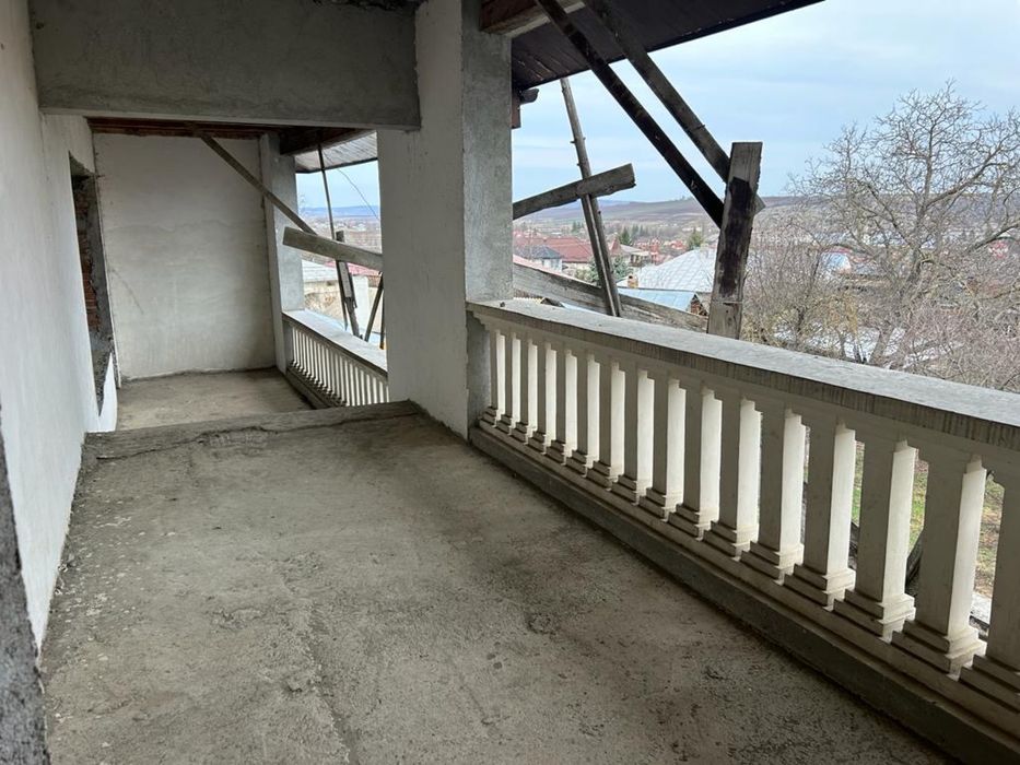 Vand casa la rosu aprox 630mp cu teren aprox 900mp / ACCEPT  VARIANTE