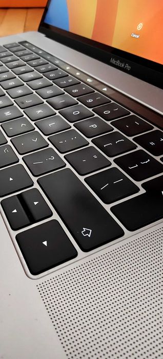 Apple MacBook Pro 15″ (2017) с Touch Bar – 1TB SSD