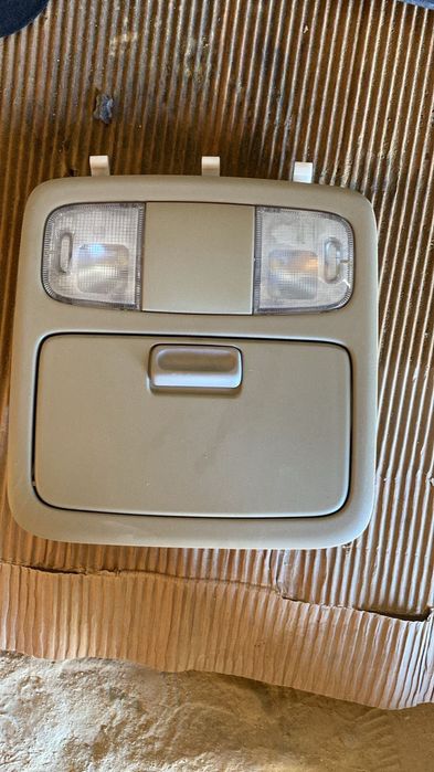 Запчасти салона тойота