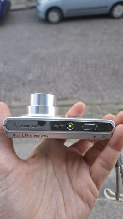 Компактен дигитален фотоапарат Sony Cybershot DSC-W320