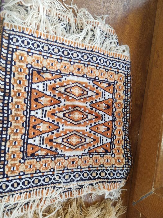 Накидки ковровые на сидушку стула