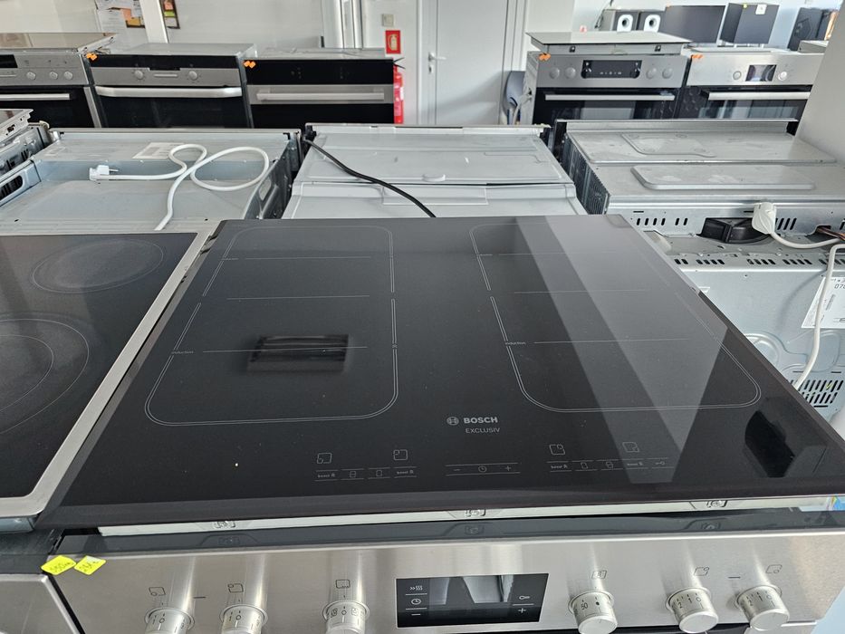 Фурна за вграждане с индукционен плот BOSCH