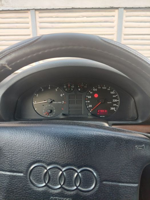 Vând Audi a4b51,8t