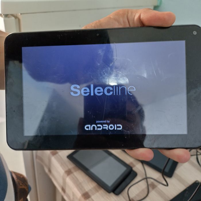 Vând laptopuri plus tablete