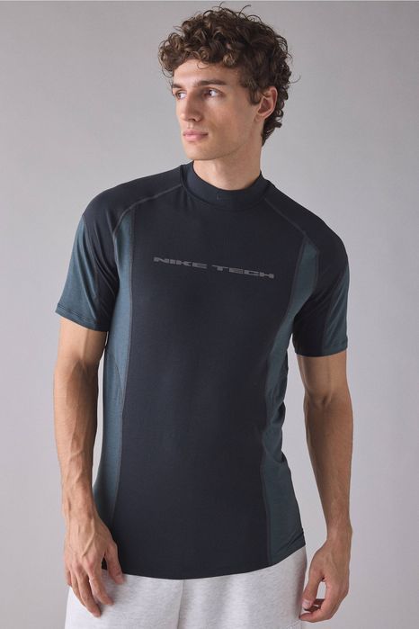 Футболка Nike Tech