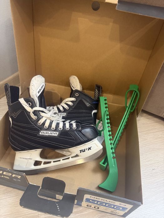 Продам коньки в отличном состояние , подойдет на 38-39,5 размер