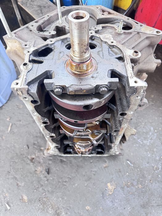 Блок двигателя 2 UZ