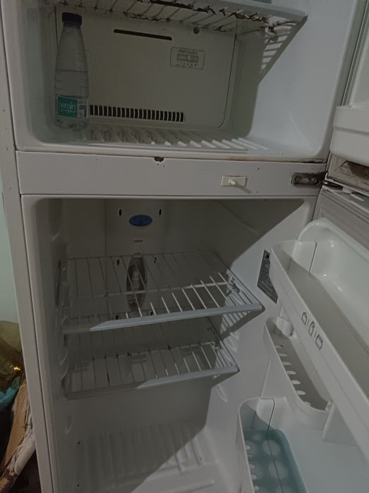 Продоётся холодильник LG