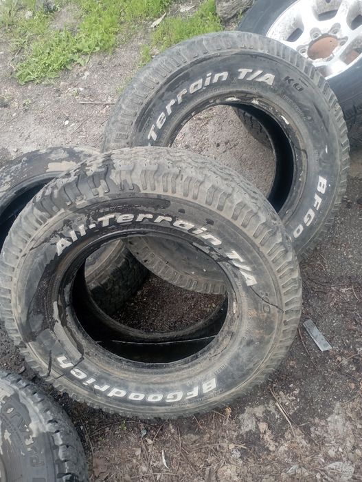 235.75R15 два балона