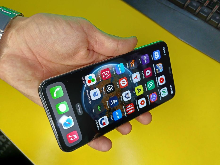 Iphone XS max 256gb srochna sotiladi!!!