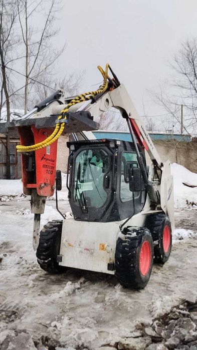 Гидромолот Impulse 100 L Classic на мини-погрузчик JCB SSL 175