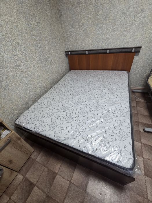 Продается двухспальная кровать