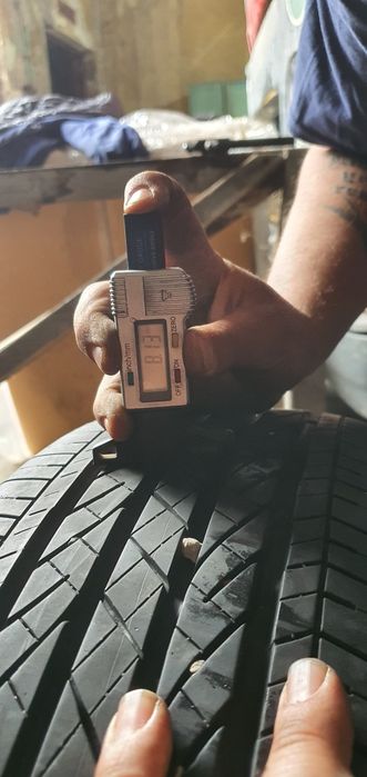 Гуми 4бр 215/60/17 - 1бр- 90лв