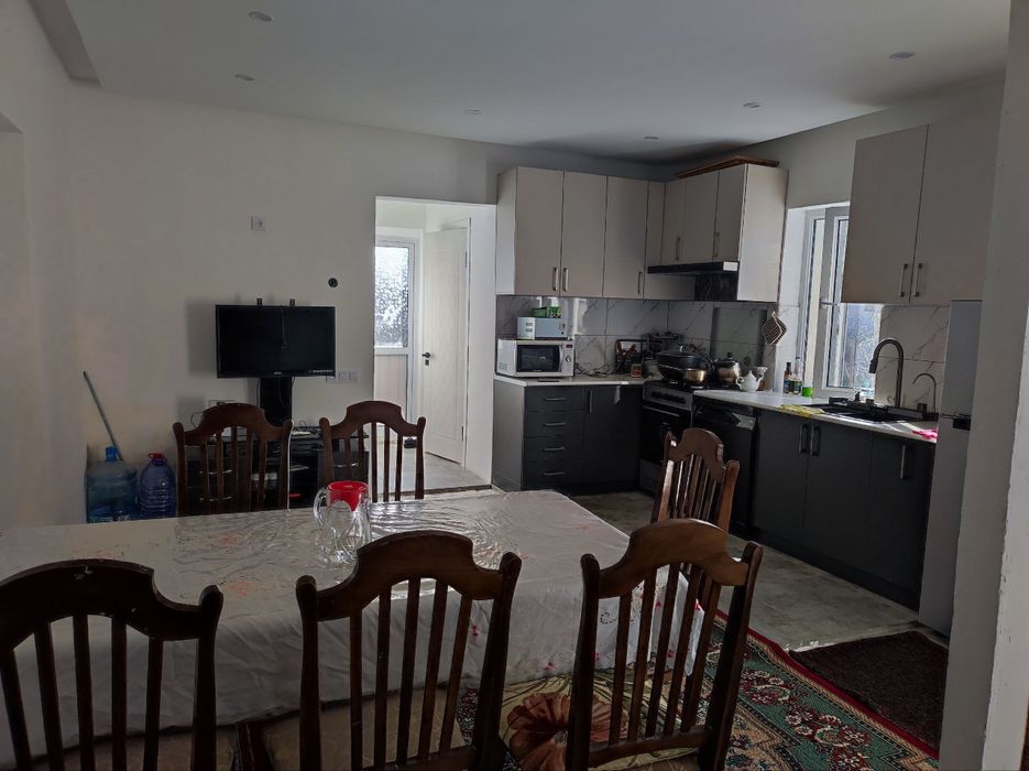 Фуд сити  Food city. Якинида 4,3 сотих участка сотилади.