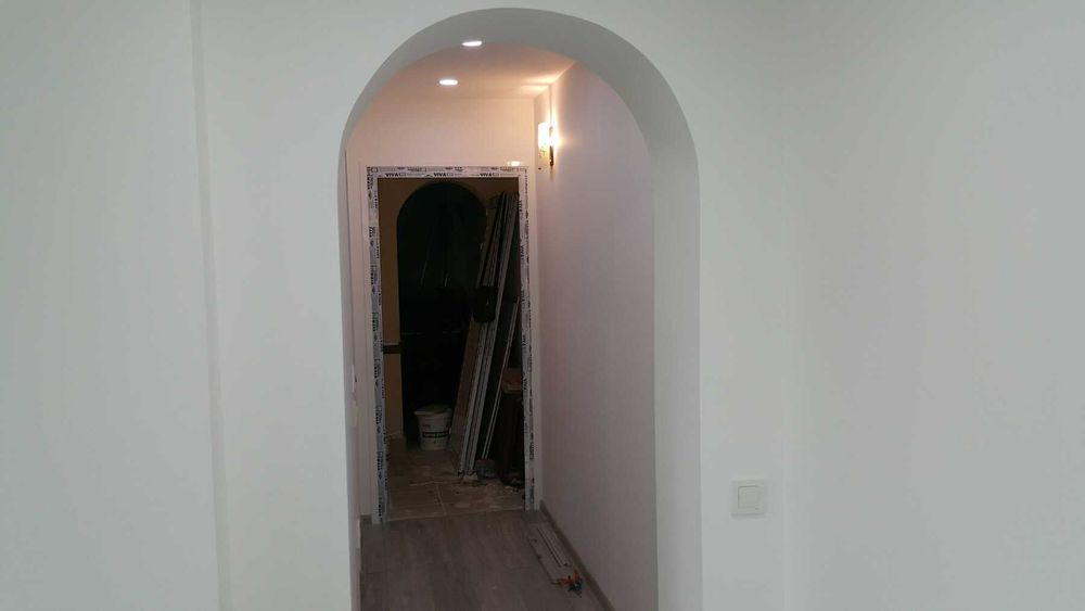 Строително ремонтни дейности.Машинно боядисване,шпакловка ,гипсокартон