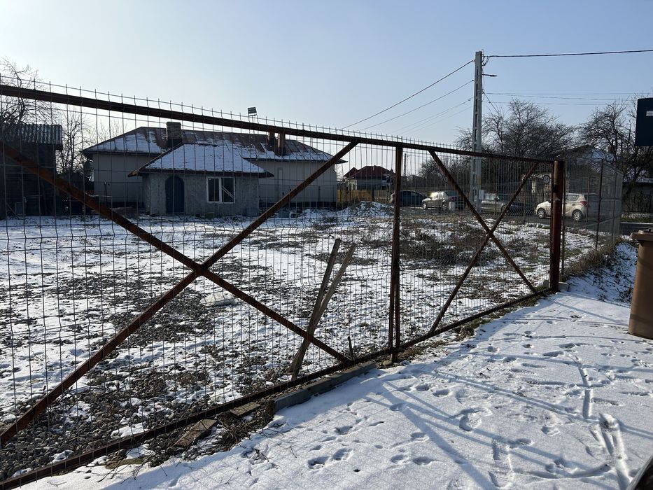 Casă si teren intravilan toate utilitatile