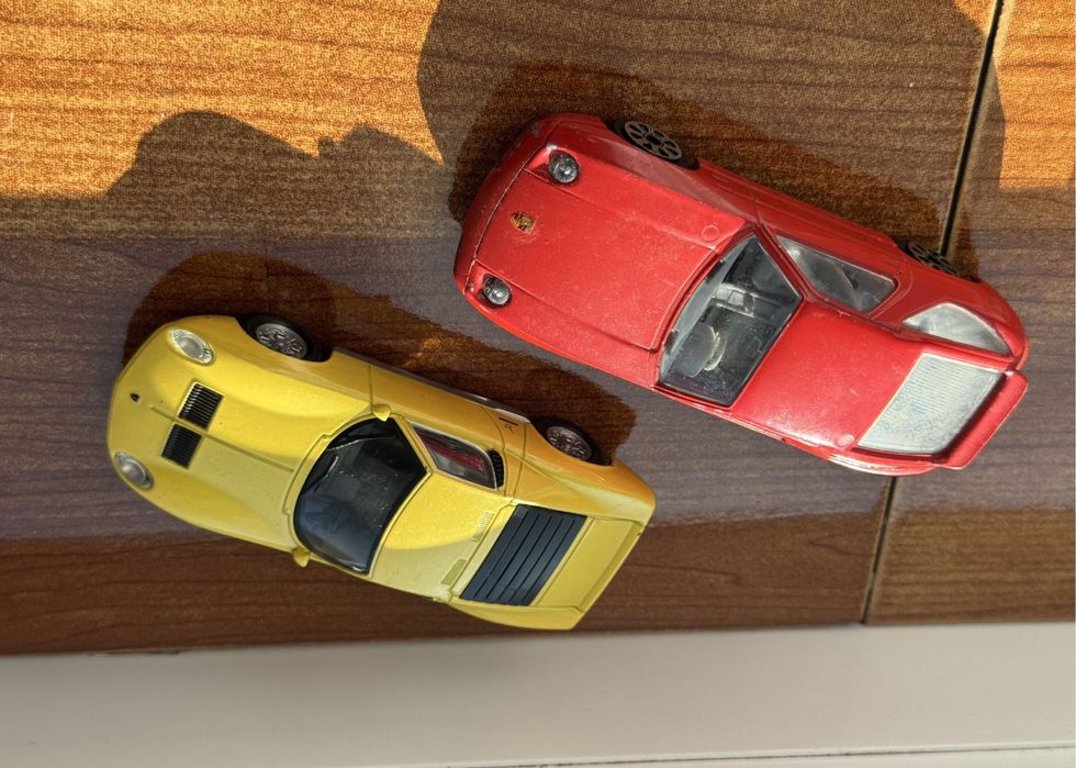 Machete auto 1/43 Burago