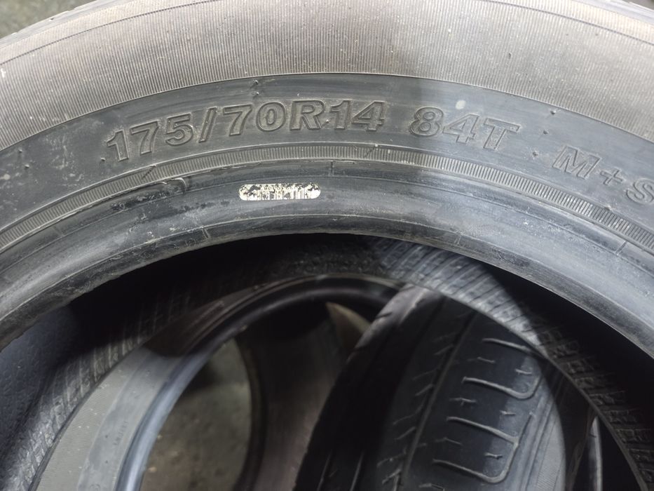 Подам шины без камерные.