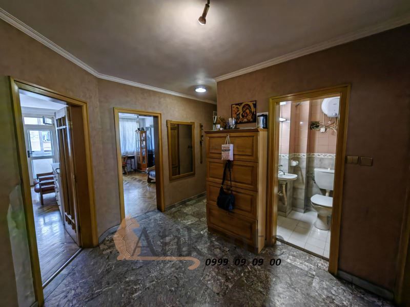 Продава се Тристаен апартамент в София, Белите брези - 105 кв.м за 2286 €/кв.м - Снимка #2