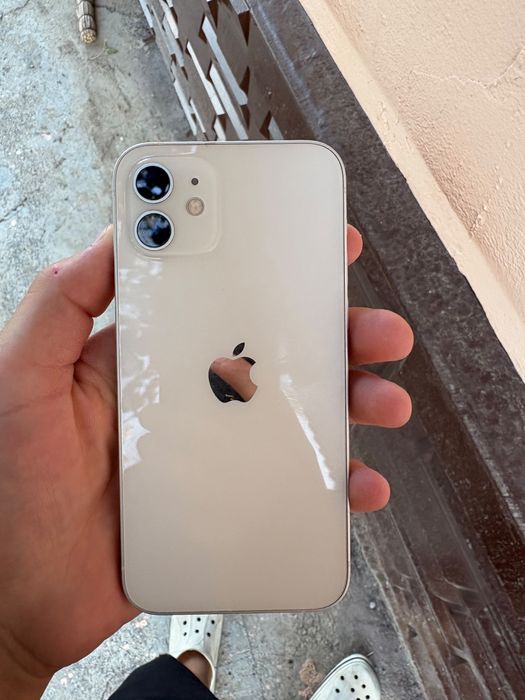 Iphone 12.      .