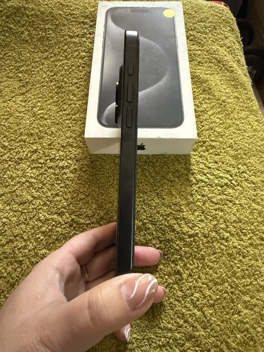 Продам Айфон 15 про мах