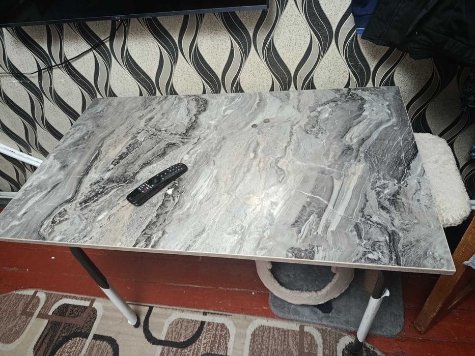 Стол со стульями