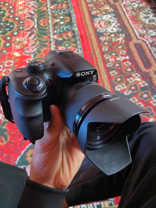 Sony Aplha 3500 (ILCE-3500)+ 18-55mm linza ideal holatda