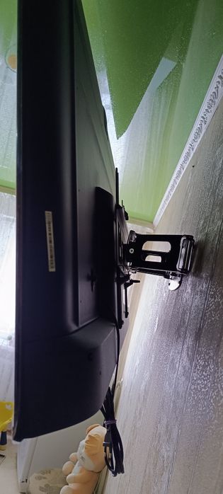 Телевизор Haier с креплением