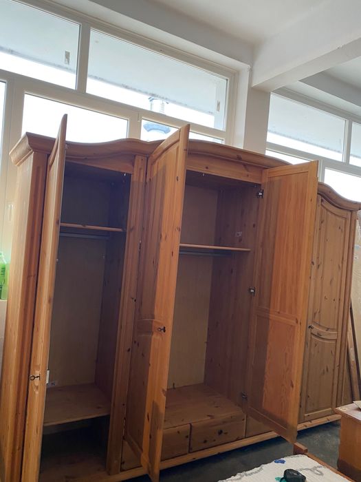 Mobila  frumoasa din lemn masiv