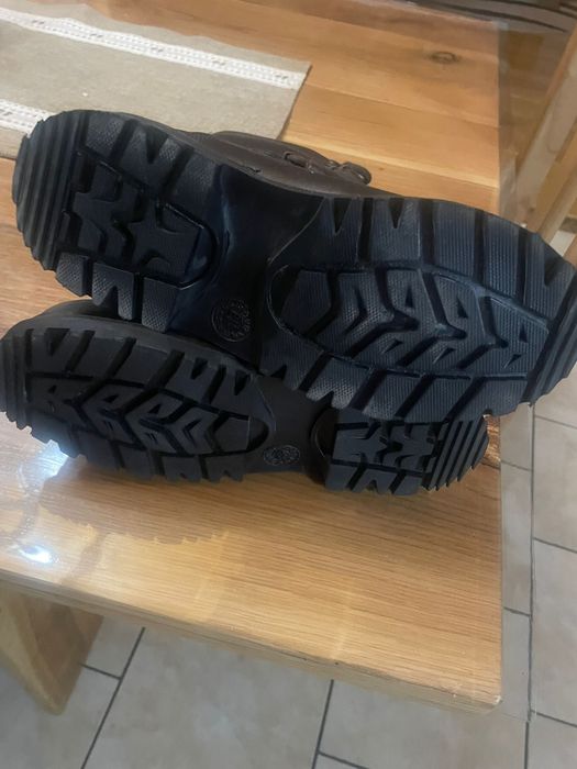 Bocanci militari iarna