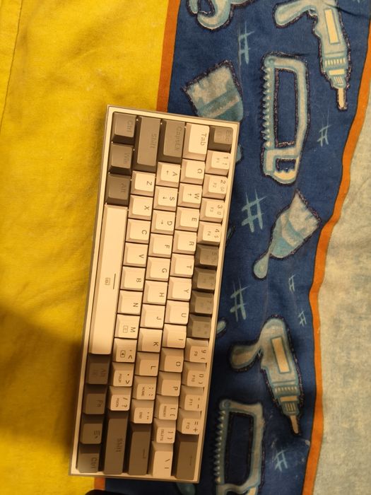 Vând 2 tastaturi de gaming
