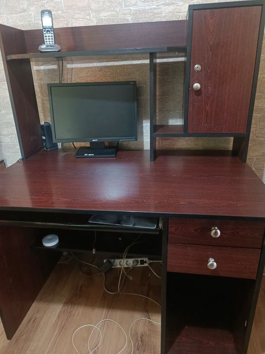 Стол компьютерный