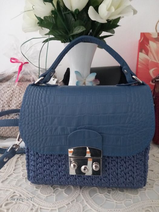 Genți croșetate in combinație de piele naturala