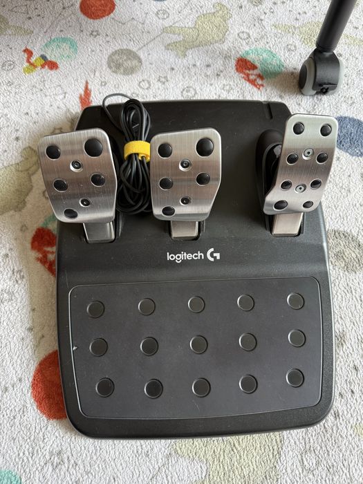 Logitech G920 + Schimbător de viteze Logitech – Stare impecabilă (PC & Xbox)