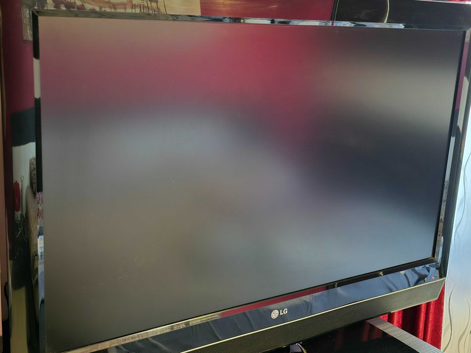 Телевизор 37 инча LG 37LC51