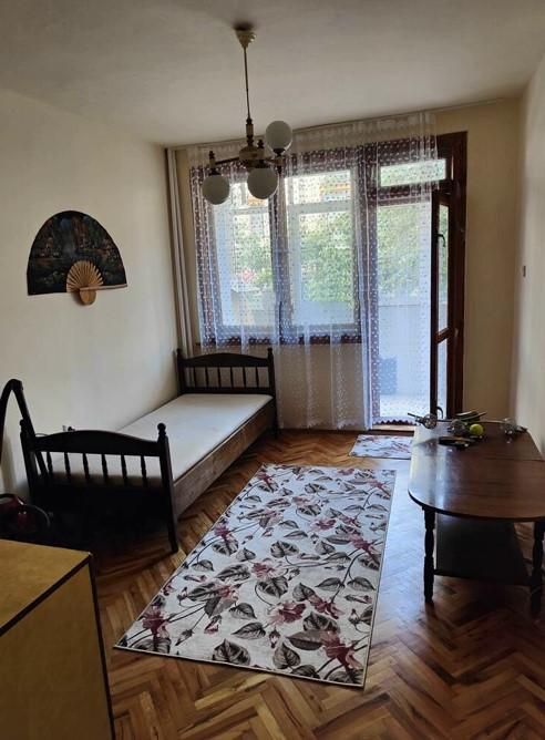 Дава се под наем Тристаен апартамент в Бургас, Център - 98 кв.м за 510 € - Снимка #2