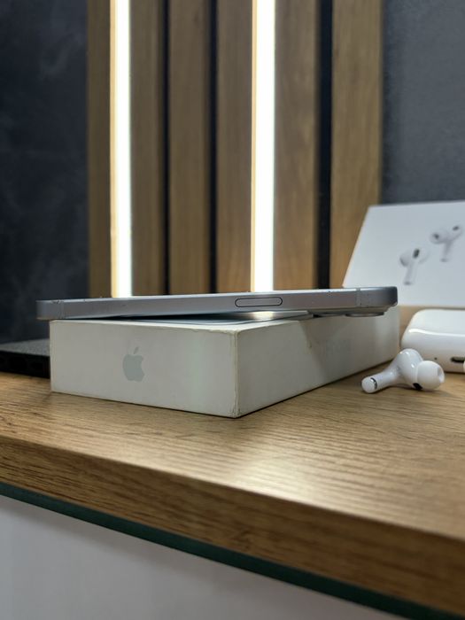 IPhone 15 fullbox + Airpods Pro 3