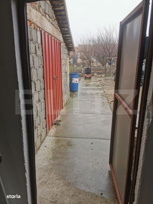Casa de vanzare, 6 camere, 535 mp, zona Varias