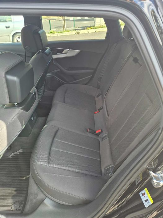Audi A4 Allroad quattro 2018 | 2.0 TDI 190 CP | Business Class | Trapă | Navigație