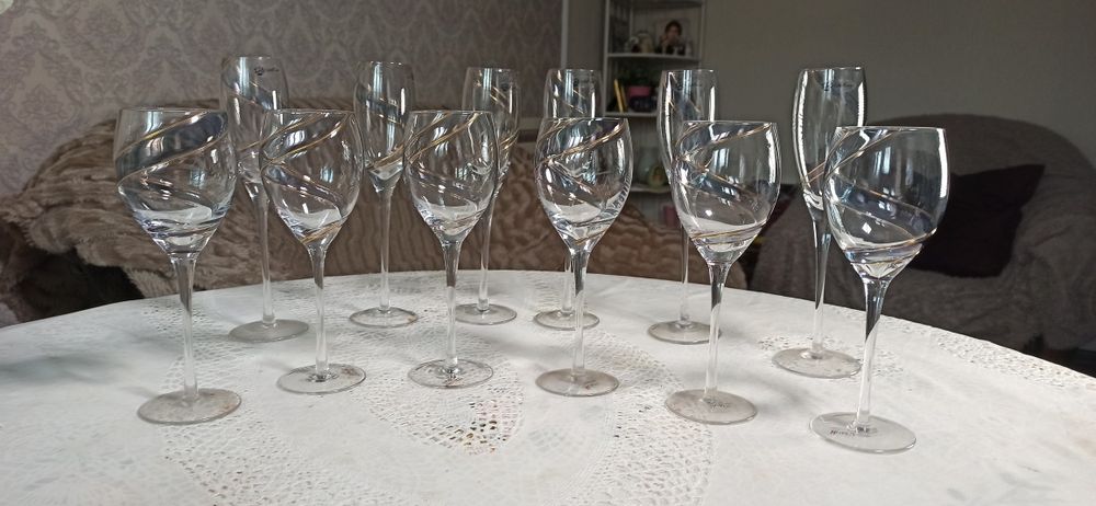 Хрустальный набор фужеров ручной работы.