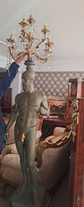 Statuie cu candelabru, mărime naturală