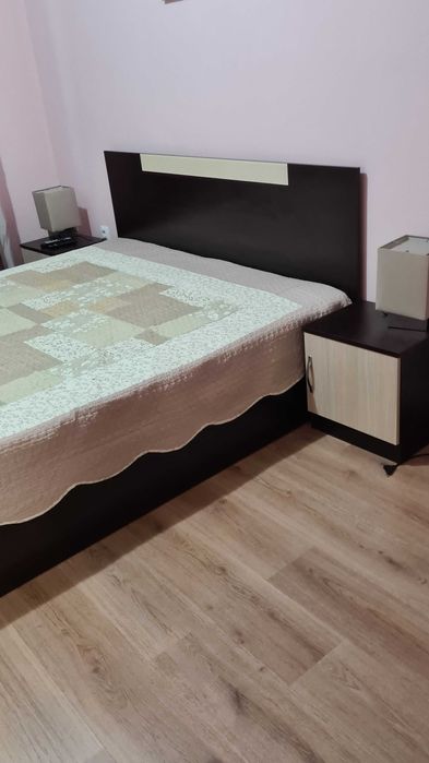 Спален комплект с матрак,скрин ,нощни шкафчета +подарък нощни лампи