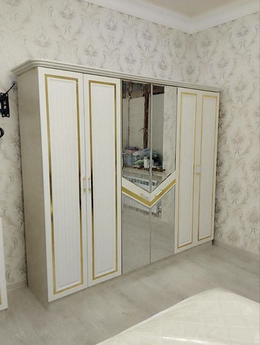 Шкафы купе и классический