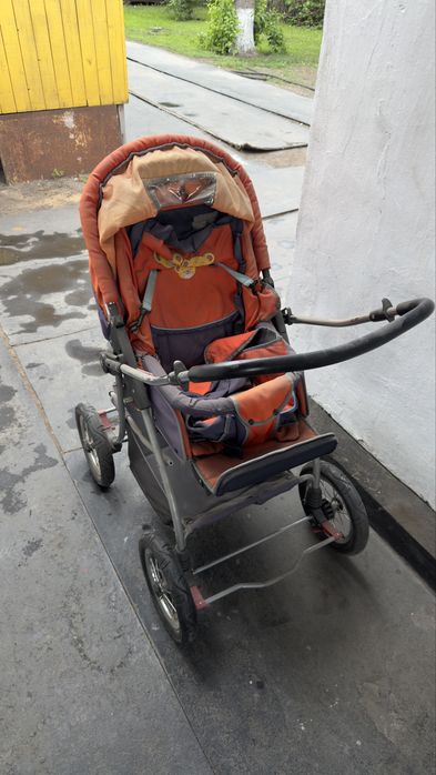 Коляска для маленьких детей